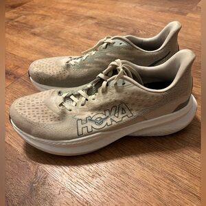 HOKA Mach 6